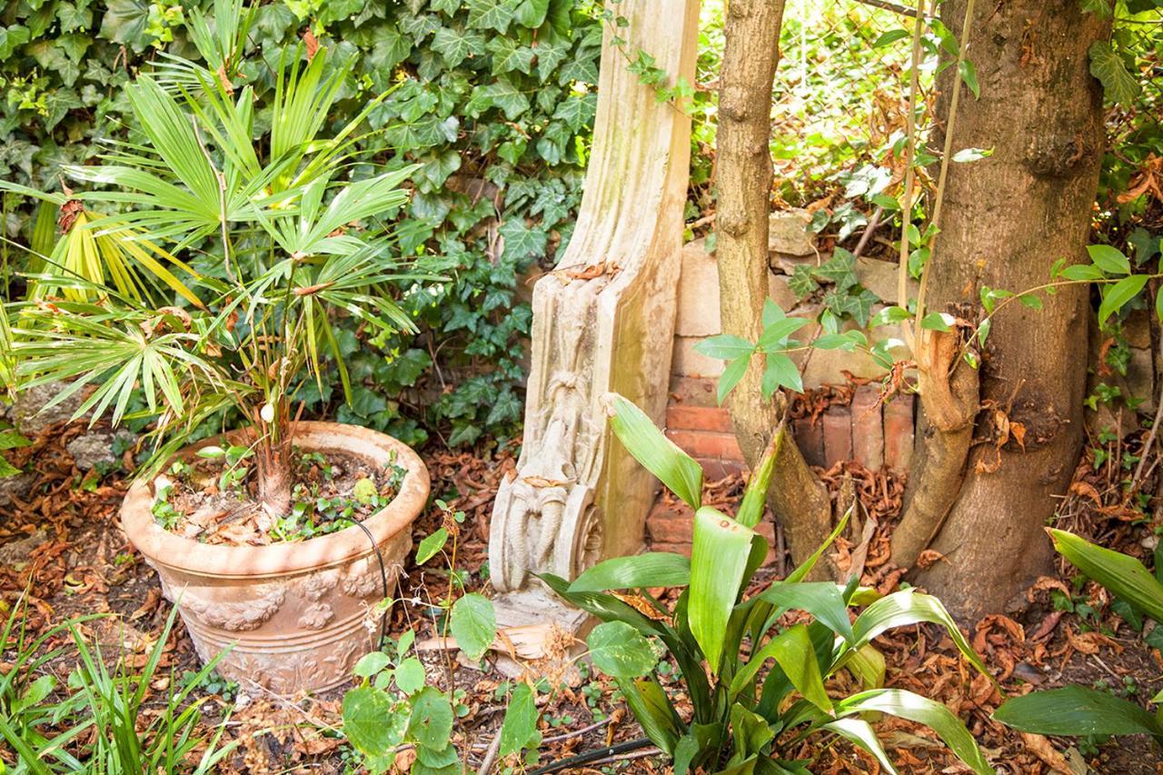 Urban Jungle Apartment Bologna Exterior photo